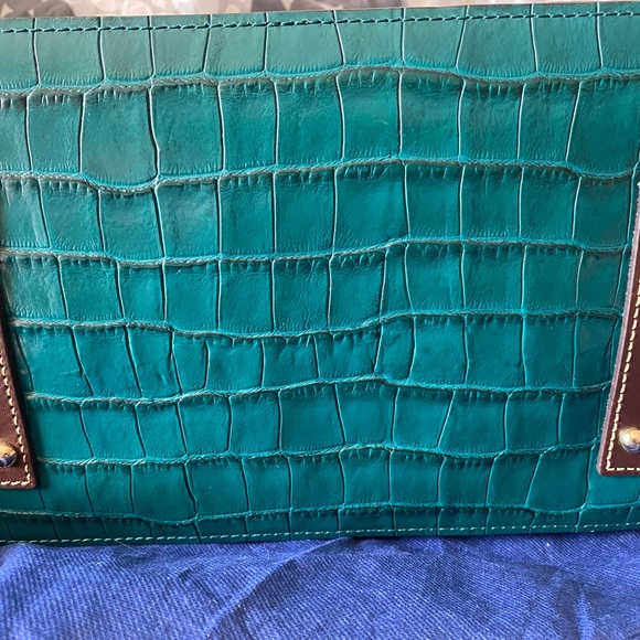 FREE SHIPPING!! BEAUTIFUL Dooney & Bourke Croc Embossed Satchel, LOOKS NEW! - Picture 2 of 5